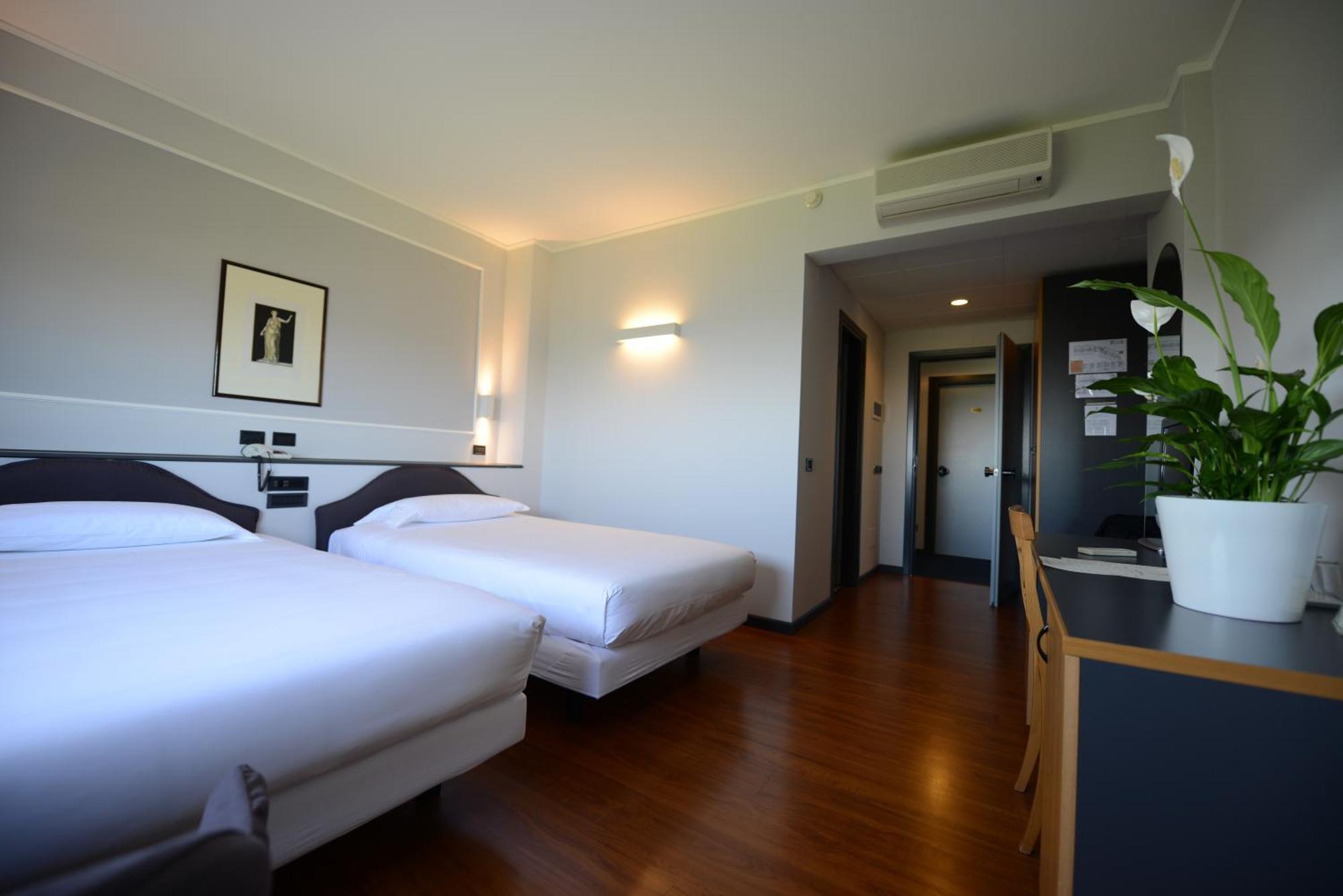 Hotel Mamiani & Relaxing Spa Urbino Phòng bức ảnh