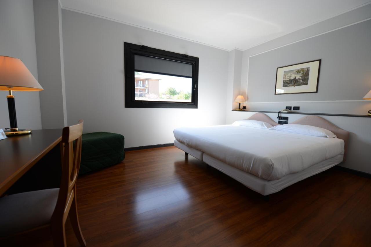 Hotel Mamiani & Relaxing Spa Urbino Phòng bức ảnh